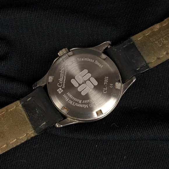 Vintage Columbia stainless steel 100m quartz watch, analog, 24hr, date, black main image 4